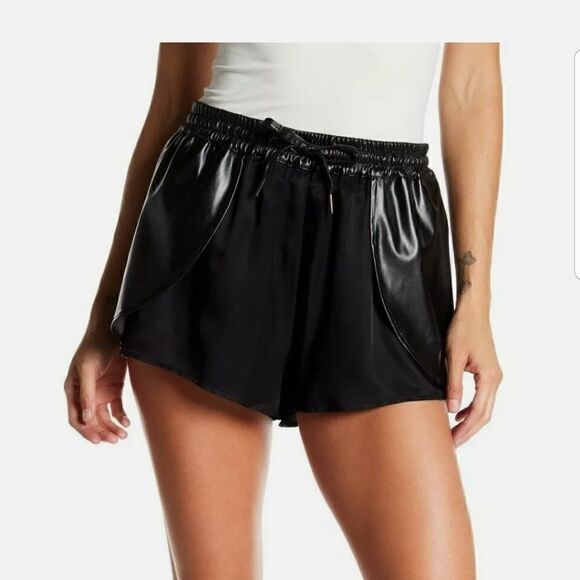 BLANKNYC Denim Faux Leather  Waist Shorts small - Picture 11 of 11